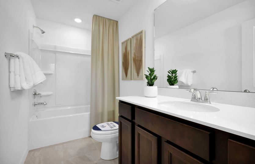 Trailside Select | Secondary Bathroom