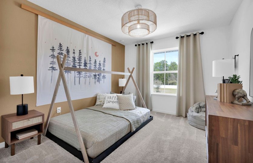 Trailside Select | Secondary Bedroom