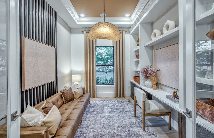Flex room, perfect space for a home office
