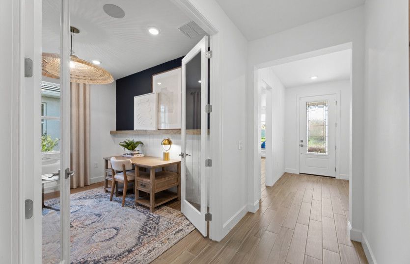 Enclosed flex room