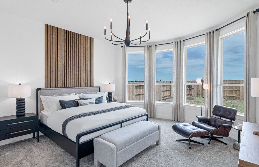 Owner's Retreat w/ Bay Window