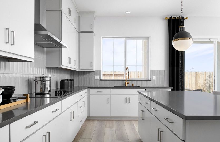 Gorgeous kitchen with eat-in island
