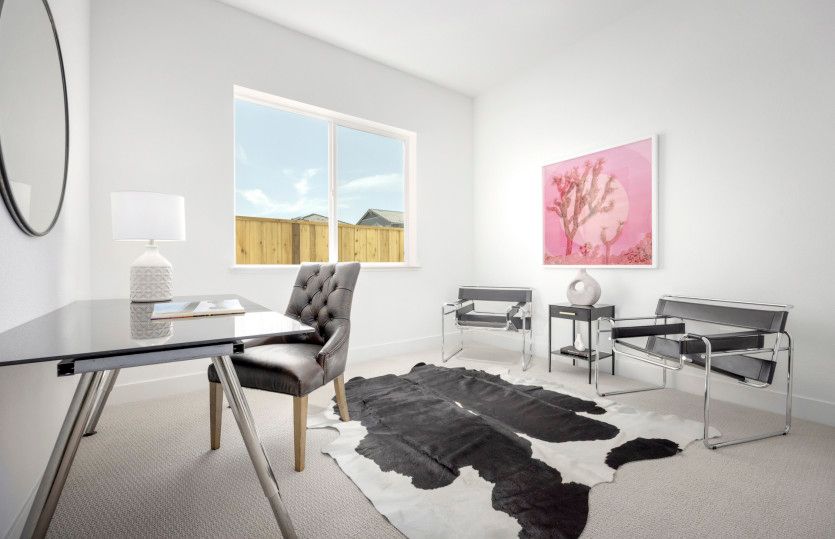 Additional bedroom or office space