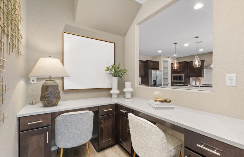 The Pulte Planning Center® is a space inspired by the consumer and serves as a multifunctional works