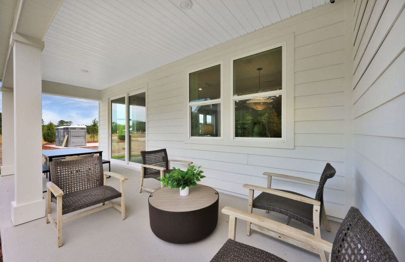 Medina | Covered Lanai