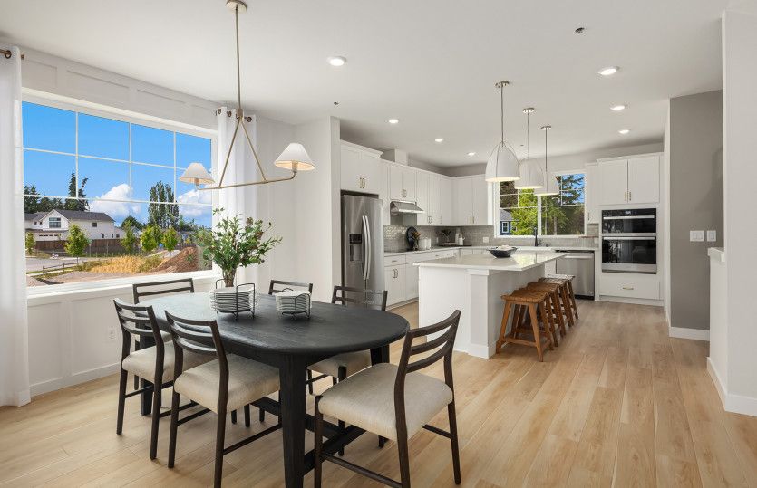 Light-filled Dining Space