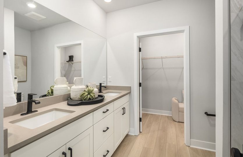 Owner's Bathroom + Walk-in Closet
