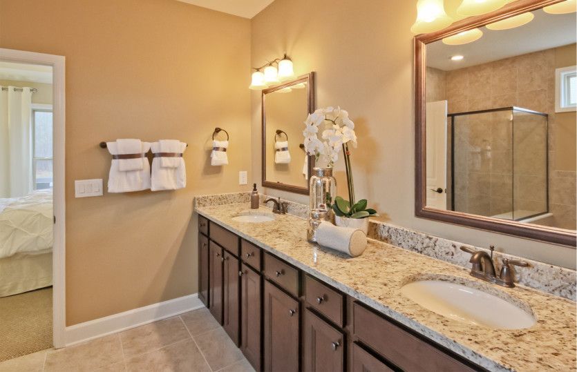 Moorpark Owner's Bathroom