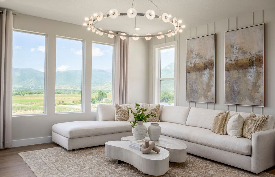 Bright Gathering Room in Utah