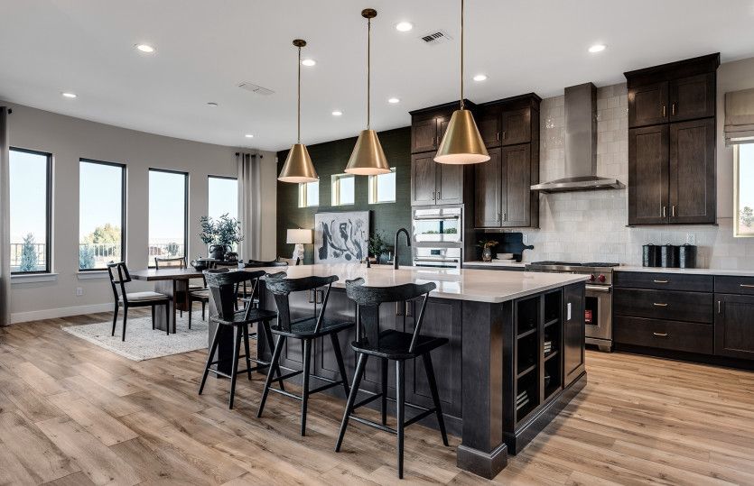 Beautiful executive island with ample space and cabinets.