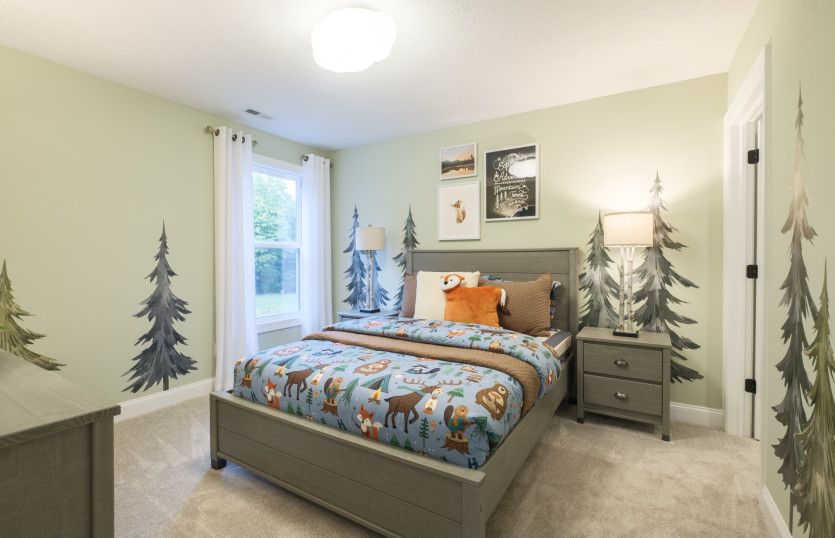Guest or Kid's Bedroom