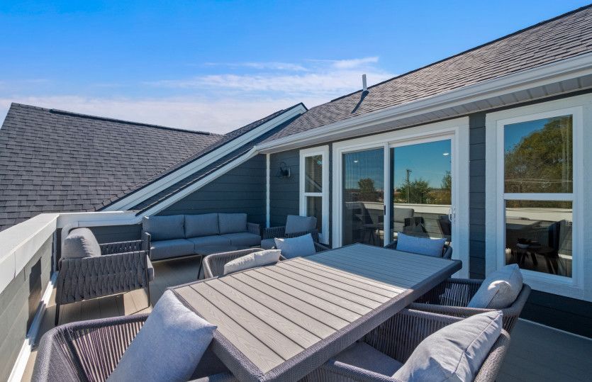 Spacious Outdoor Deck