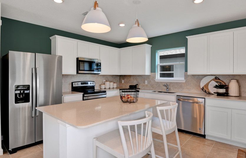 9805 Redwood Heights Loop. Thonotosassa, FL 33592