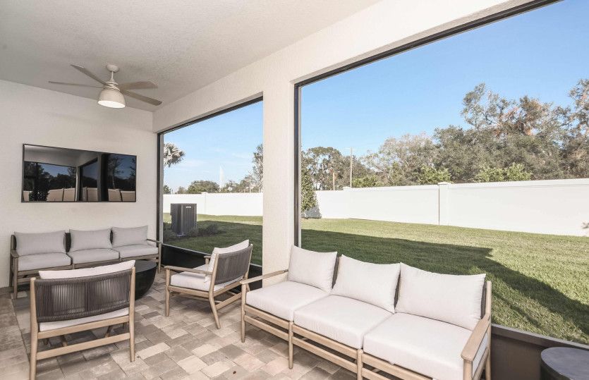 Spacious Covered Lanai