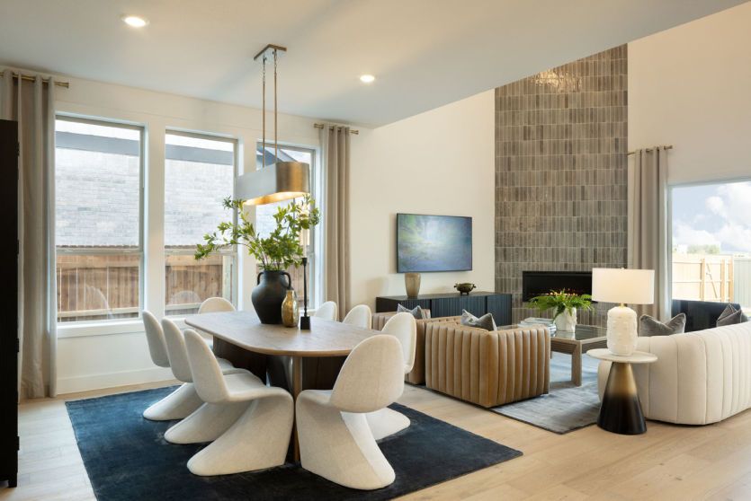 Open Dining & Gathering Space