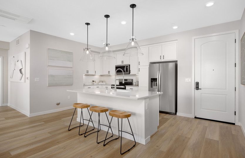 Kitchen with large central island