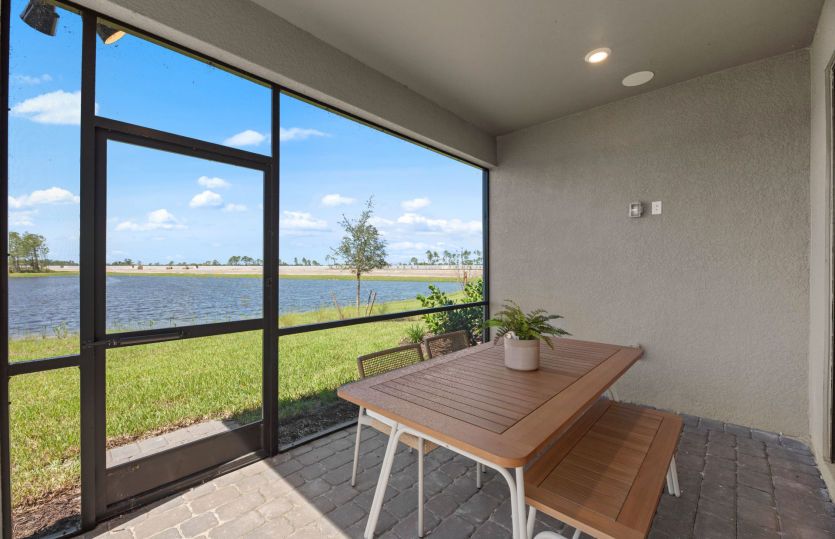 Covered and screened- in lanai