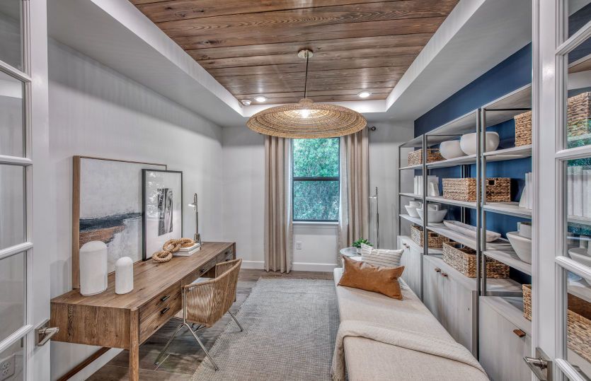 Flex space, perfect for a den or home office