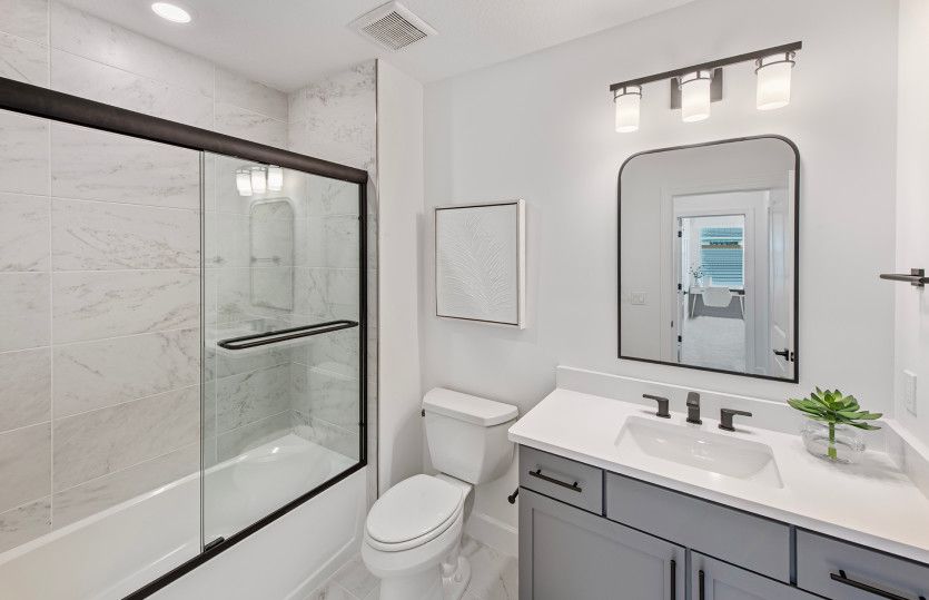 Seaport Select | Secondary Bathroom