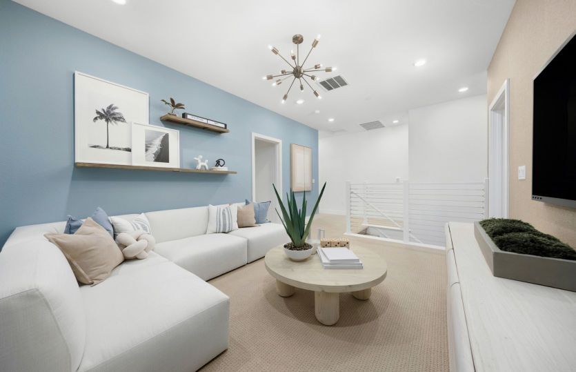 Flexible living space for lounging or working