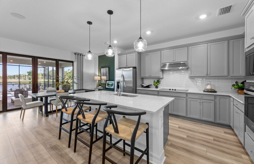 Large kitchen, perfect for entertaining guests