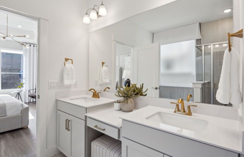 Double vanity in primary bath