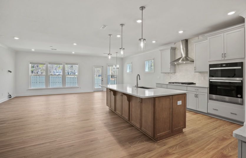 Large Spacious Kitchen