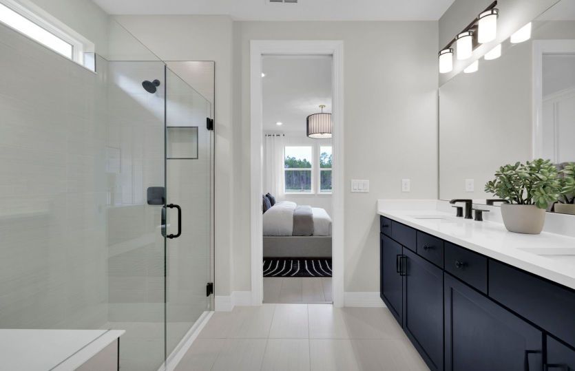 Coral Grand | Owner's Bathroom