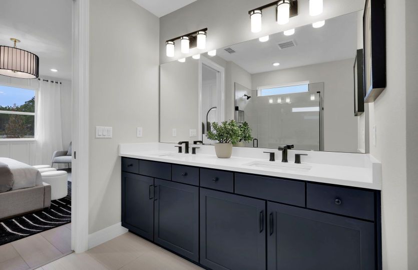 Coral Grand | Owner's Bathroom