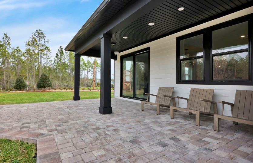 Coral Grand | Covered Lanai