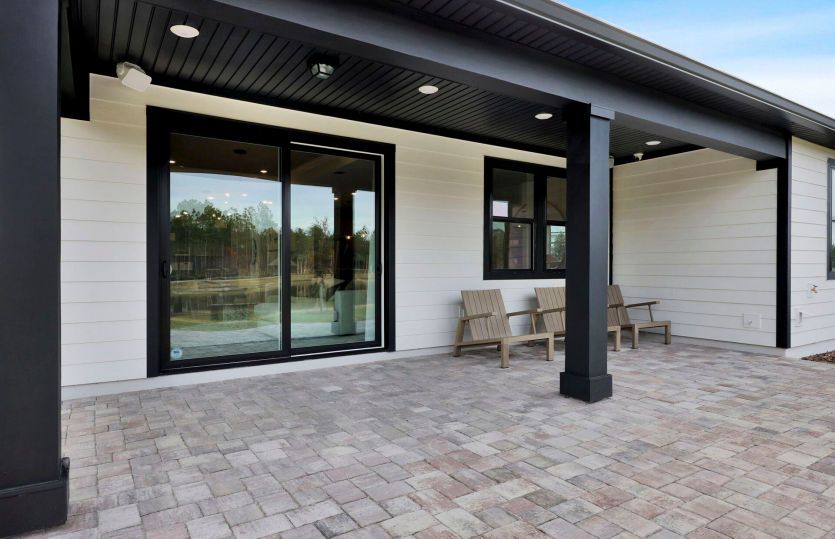 Coral Grand | Covered Lanai