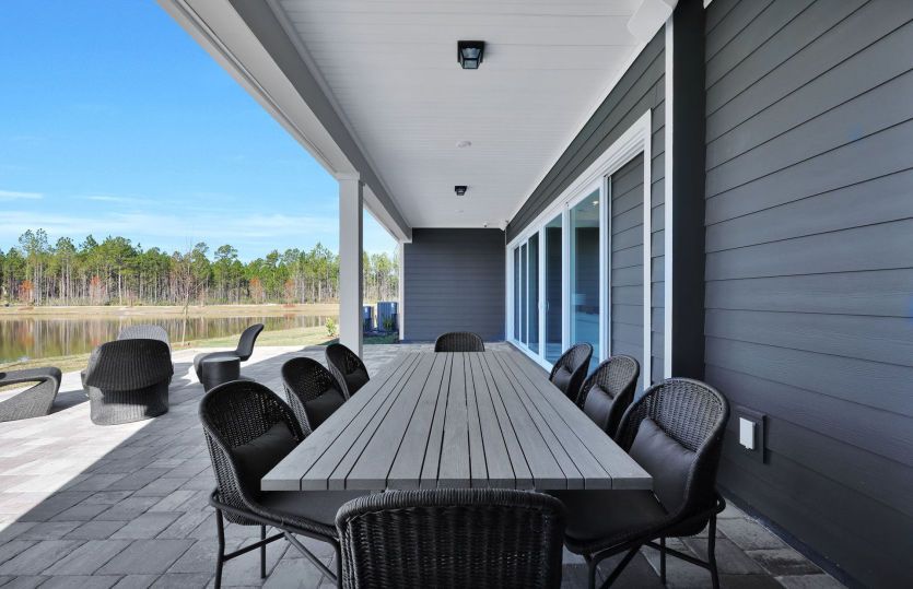 Merlot Grand | Covered Lanai