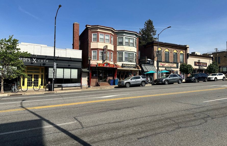 Dine along Fayette Street