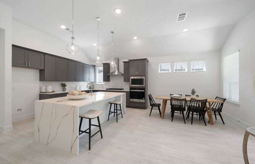 Kitchen/ Dining Space
