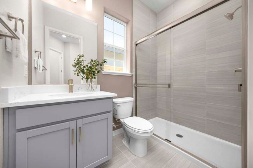 Guest suite private bath