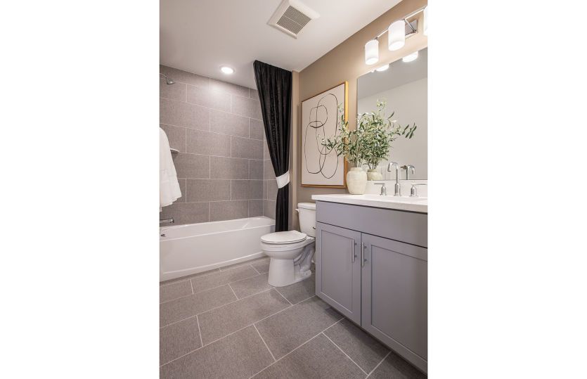 Spacious bath