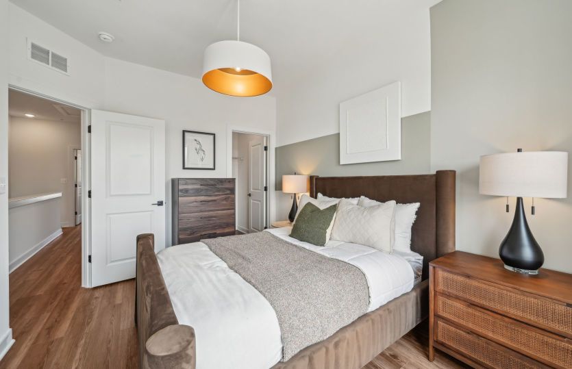 Spacious Secondary Bedroom with a Walk-in Closet and Private Bathroom