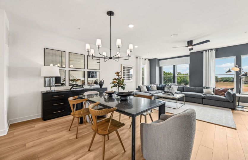 Café Perfect for Formal or Casual Meals