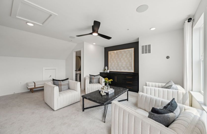 Loft - Perfect for Movie or Game Nights