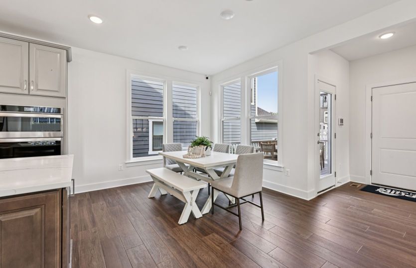 Spacious Café Perfect for Formal or Casual Meals