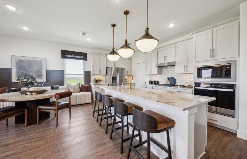 Eat-in bartop island in kitchen