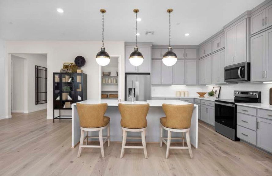 Kitchen with large central island