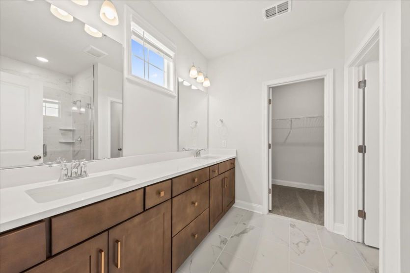 Rockingham | Owners Bathroom