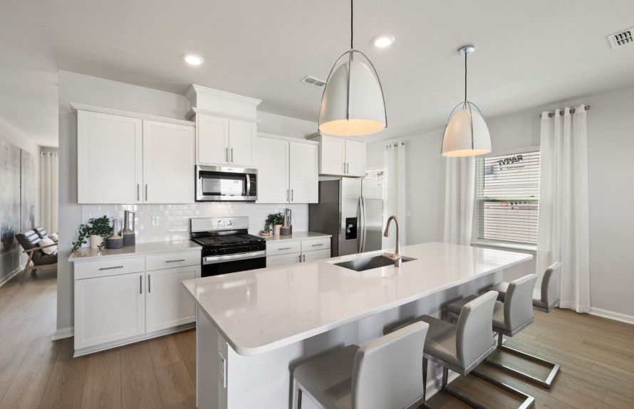 Kitchen with large island