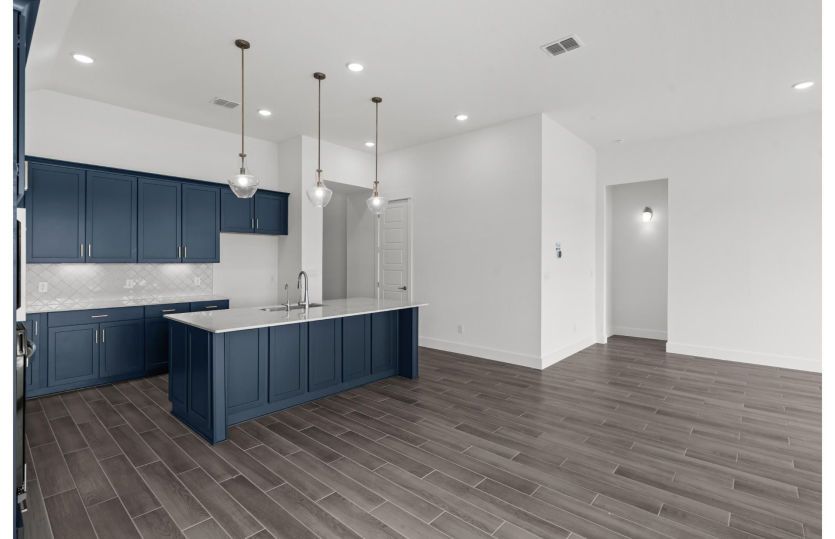 Dining & Kitchen Area