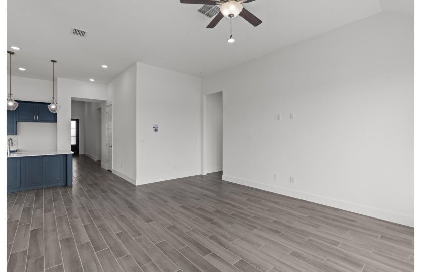 Kitchen & Dining Area