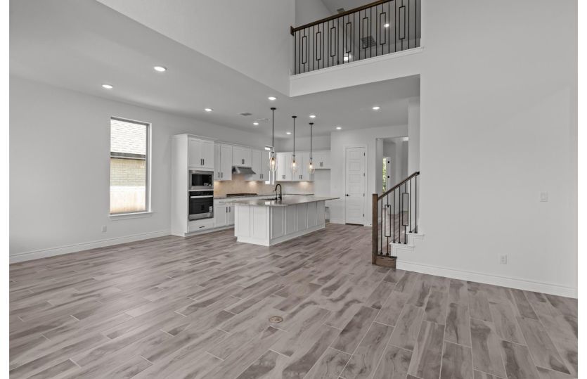 Kitchen & Dining Area