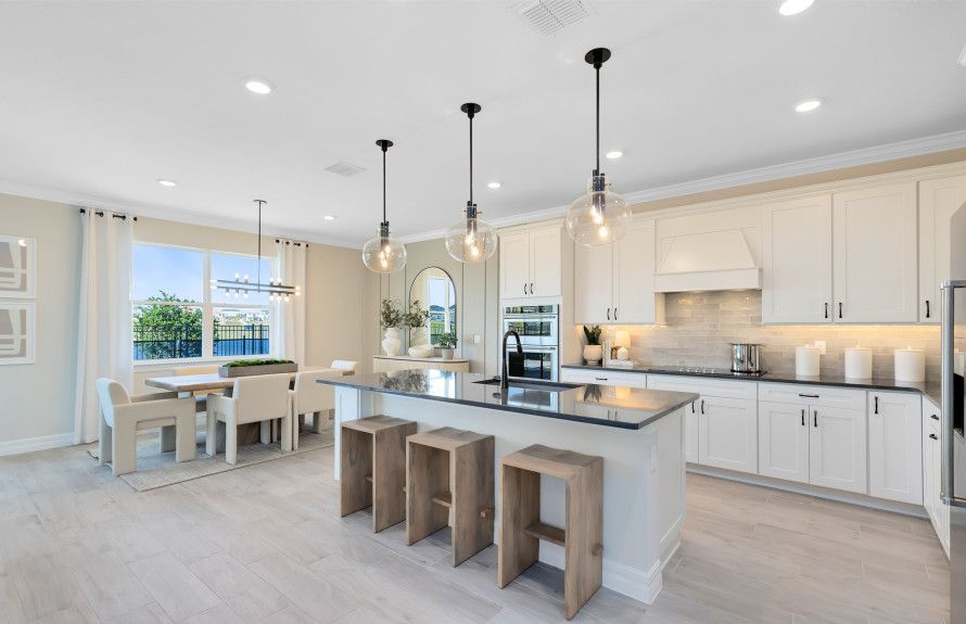 Eat-In Kitchen and Dining Area