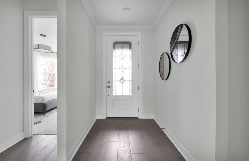 Mystique Grand | Entryway