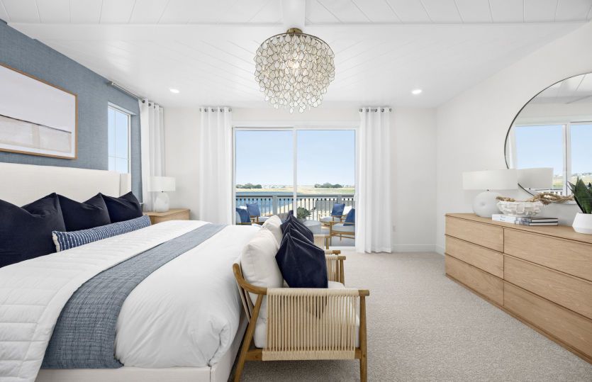 Owner's suite overlooking the lake with access to private balcony